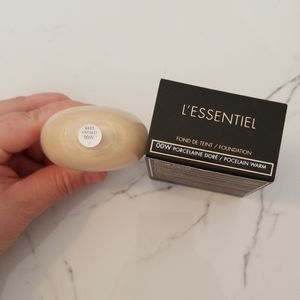 GUERLAIN Makeup - Guerlain l'essentiel foundation shade 00W GUERLAIN Makeup - Guerlain l'essentiel foundation shade 00W